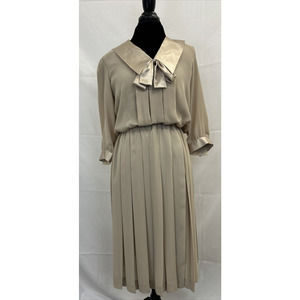 Vtg Dress Secretary pleated front & skirt Beige Sz 10, 3/4 Sleeves FS Charity